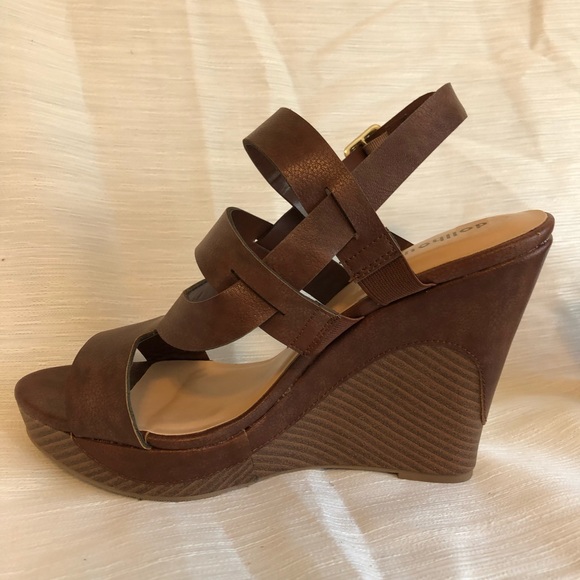 Dollhouse Wedges - Picture 8 of 8